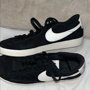Black Nike Sneakers
